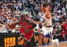 经典比賽(sài)回顾！乔丹神投、加时勝(shèng)！