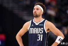 多才多艺，克莱·汤普森在潜水酒吧炫(xuàn)耀台球技