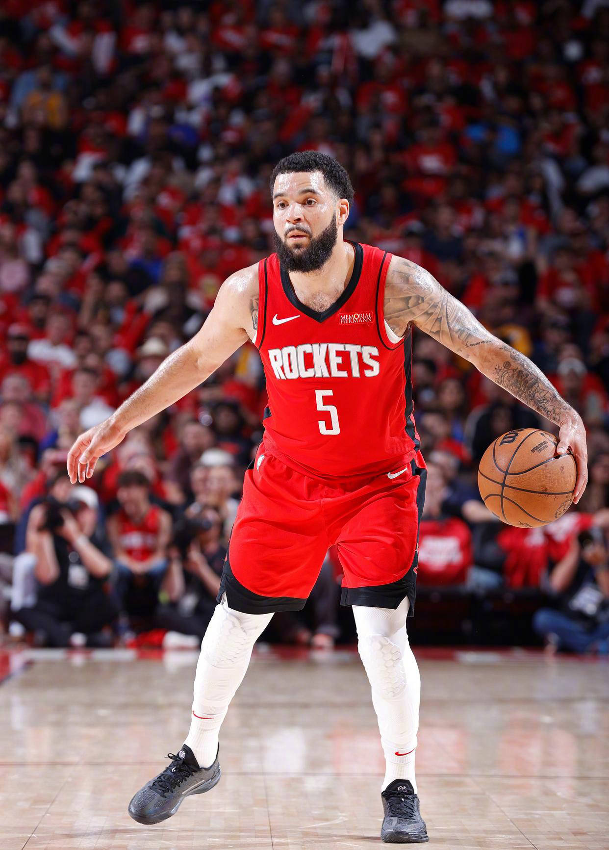 NBA东西部劲旅备战,湖人或成奪(duó)冠热门