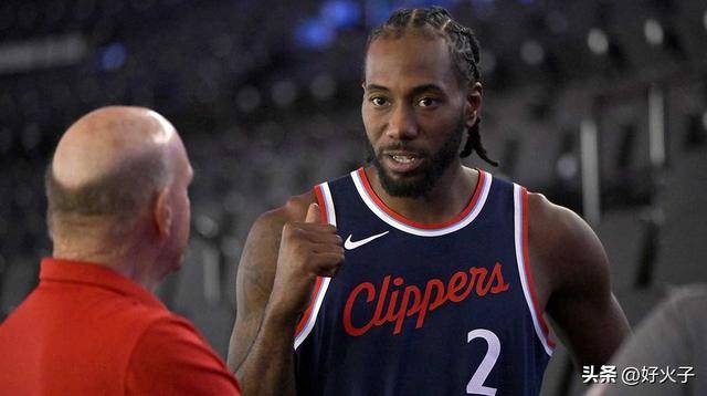 比爾(ěr)·西蒙斯提出科怀·伦纳德的理论，为其洗(xǐ)脱罪名