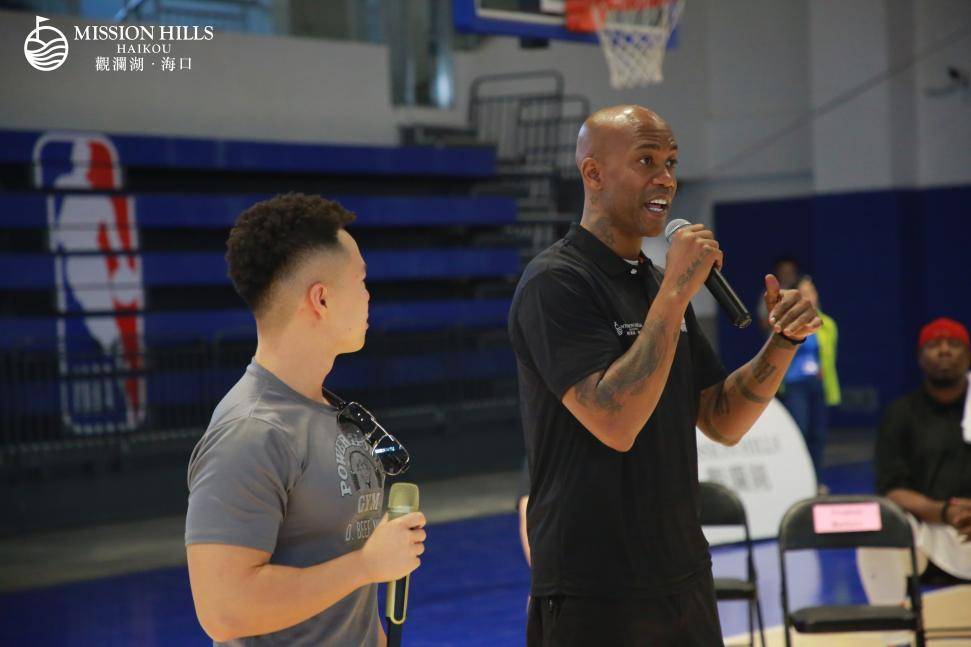 NBA籃(lán)球公园海口观澜湖旗艦(jiàn)馆开放日暨2025籃(lán)球夏令营开营，斯蒂芬·马布里现身助阵