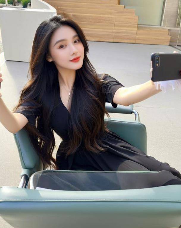 开心一(yī)刻：妻(qī)子說(shuō)：“每次說(shuō)十分钟，結(jié)果最后都(dōu)不到两分钟”