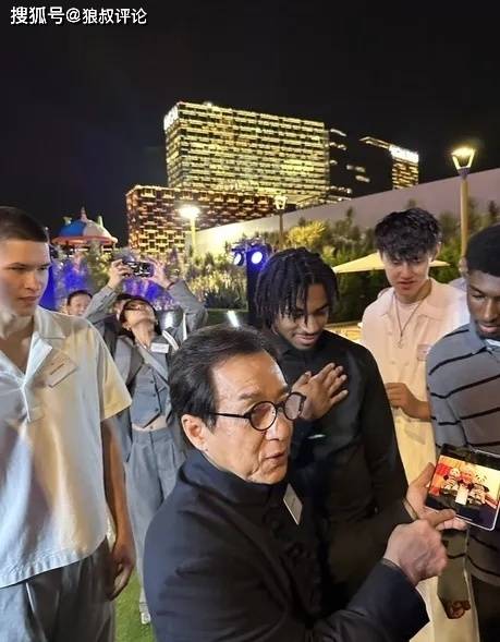 NBA澳门风云！中国赛成大牌(pái)名流聚会：肖华、马云、成龙、姚明在列