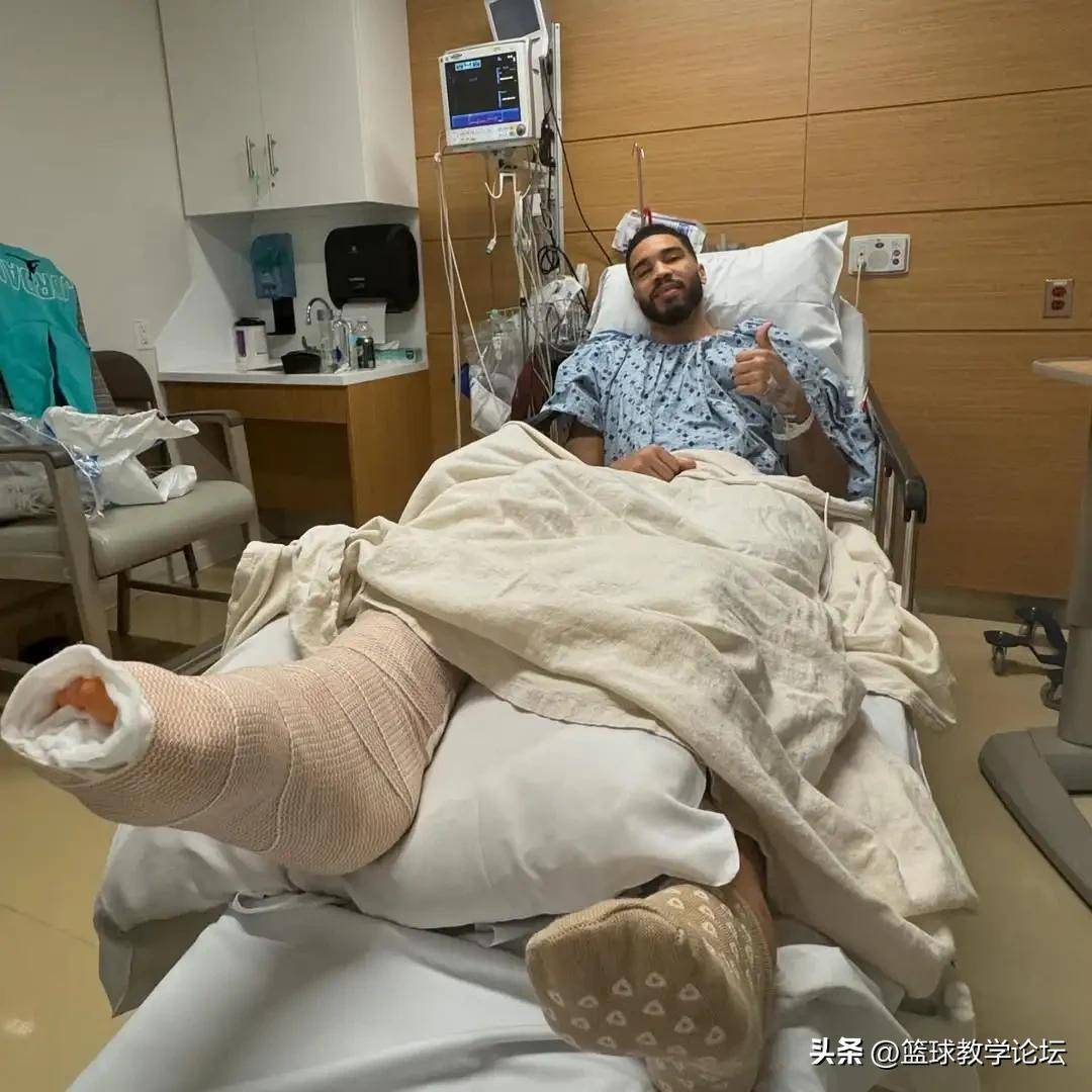 跟腱撕(sī)裂！宣布复出！直接改变NBA格局