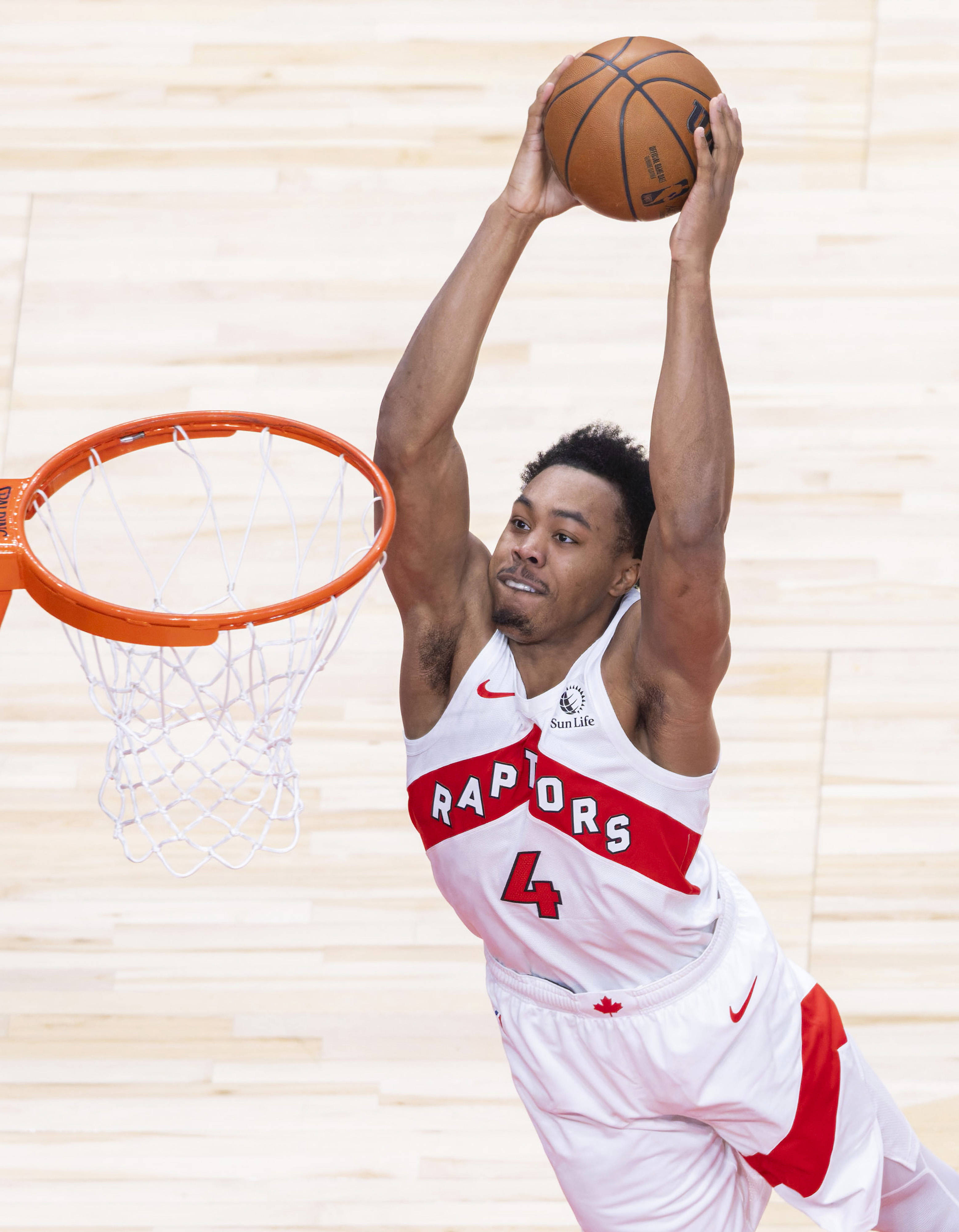 （体育）篮球——NBA季前赛：猛龙胜篮网