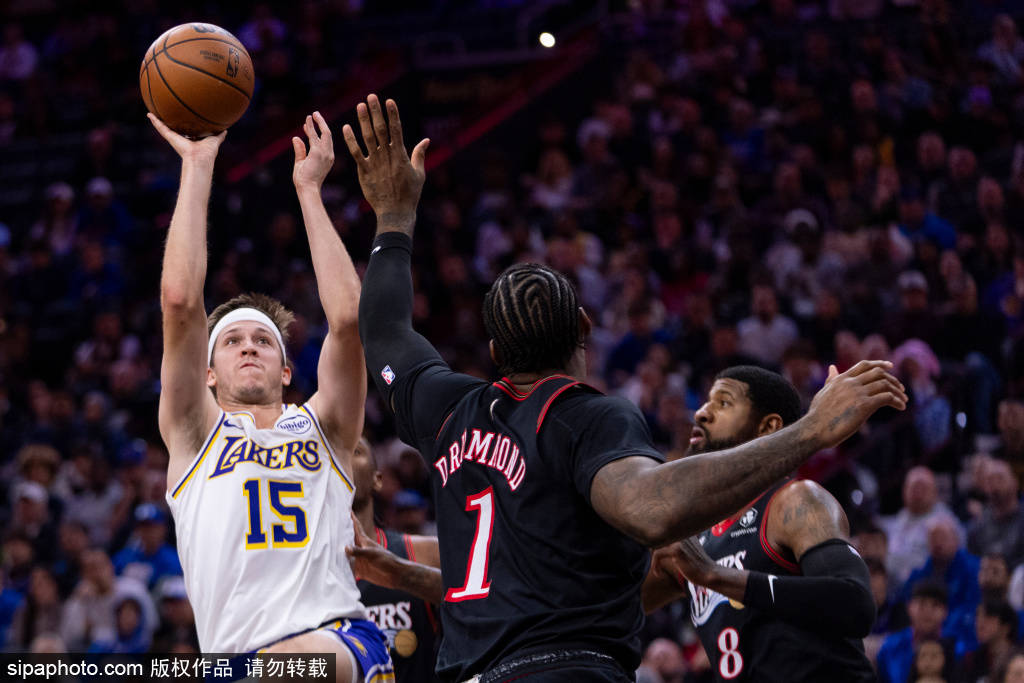 乔尔·恩比德：适应新现实的超级中锋