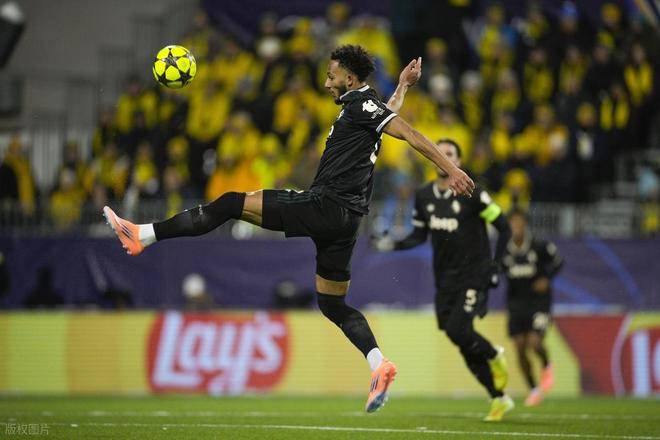 尤文(wén)图斯欧冠首(shǒu)勝(shèng)，戴维补时绝杀，奥彭达首(shǒu)球，伊尔迪兹策动三球